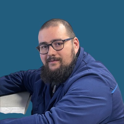 Benjamin Godefroy opérateur laser chez DMI Dumont Métal Industrie