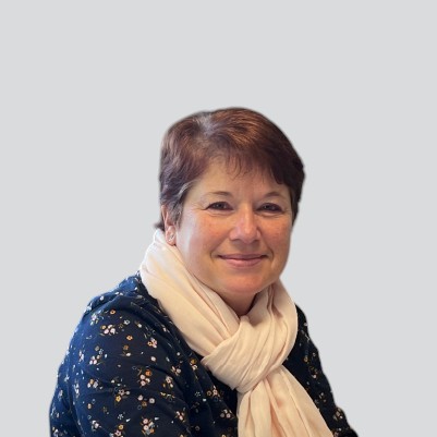 Sylvie Gosselin responsable achat chez DMI Dumont Métal Industrie