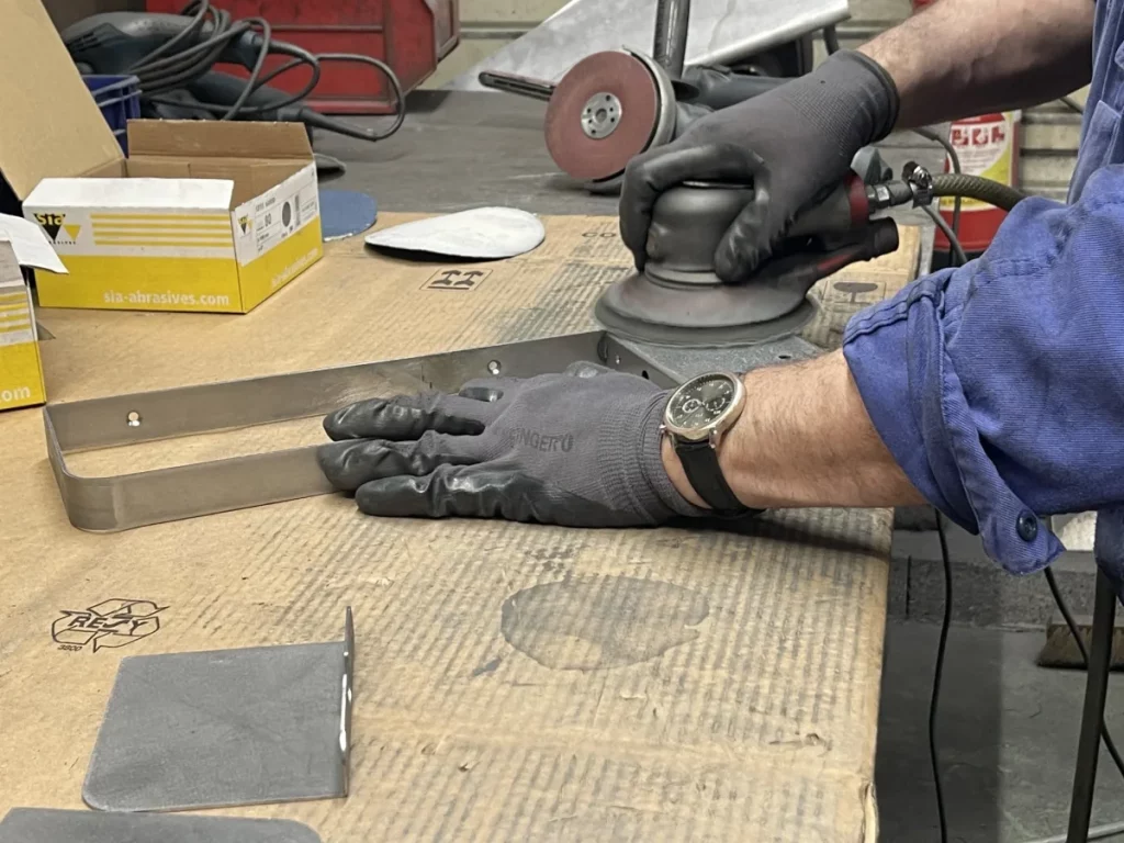 Image d'un ensemble fini en plein polissage