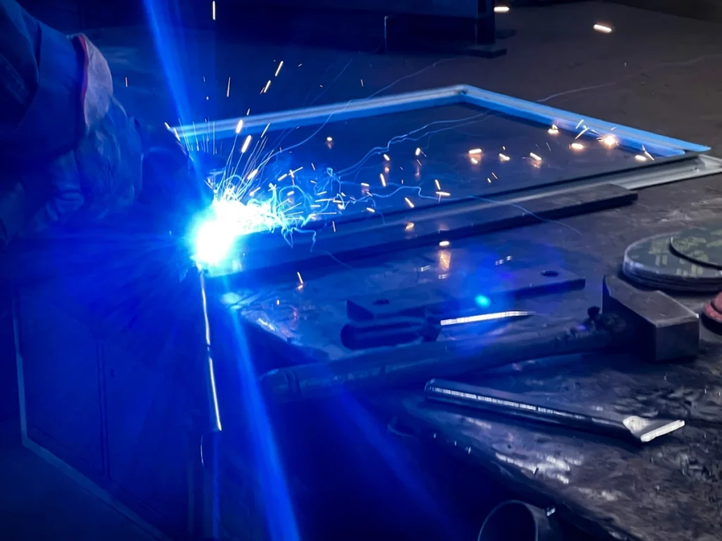 Image de soudure d'un ensemble fini chez DMI